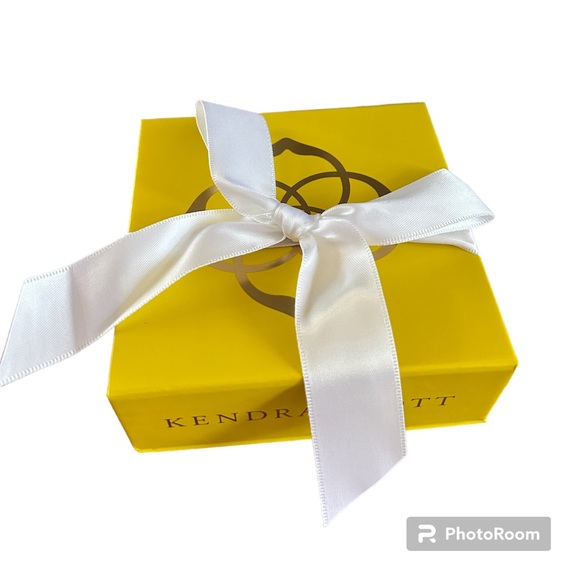 Kendra Scott Reusable Gift Bag, Box and Jewelry Pouch Set - HOST PICK X 4 - Picture 7 of 10